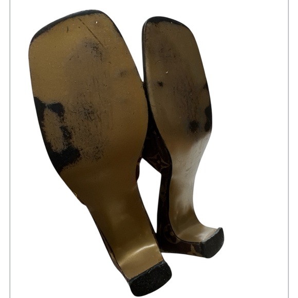 Louis Vuitton monagram slides Sandals size 8 - Picture 6 of 10